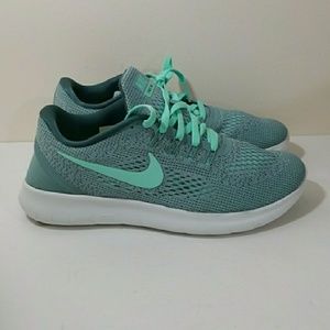 nike free mint green